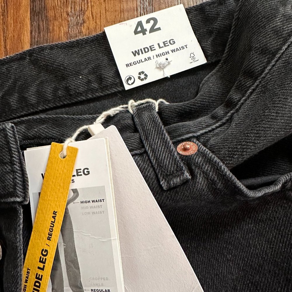 Zara Wide Leg Black Ripped Jean Raw Hem
